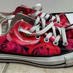 Women’s Converse size 7